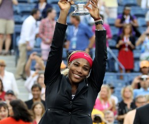 Serena Williams with her 2014 U.S. Open trophy