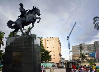 Cuban Leader Raul Castro Unveils Jose Marti’s Statue From US Museum cuban-statue-of-jose-marti-unveiled