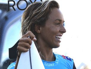 Breitling Sally-Fitzgibbons-Surfers-Squads