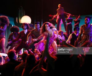 Caribbean Entertainment – Rihanna Is Going Reggae rihanna-performing-work