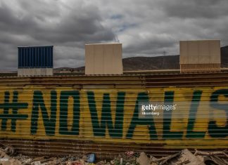 trump-walls-become-attraction-in-mexico