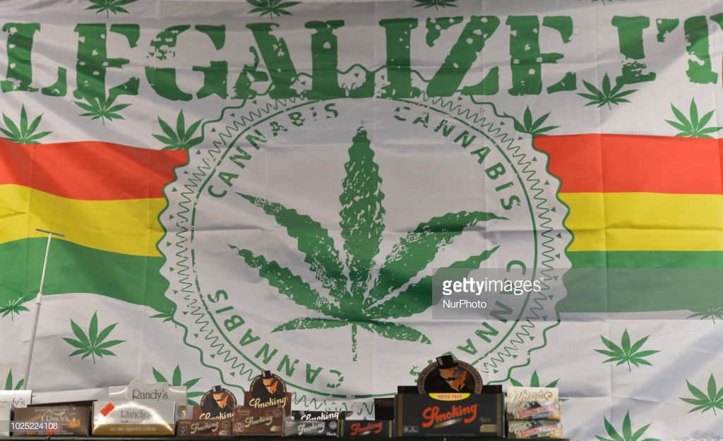 Legalize-marijuana-sign Legalize-marijuana-sign