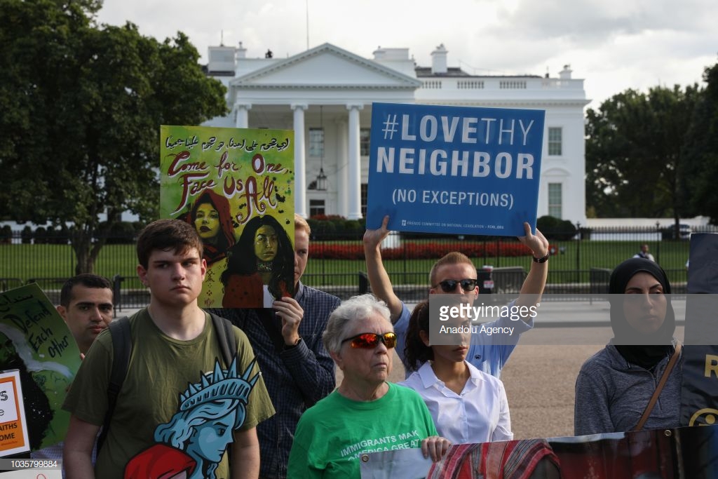 love-thy-neighbour-us-immigration-protest