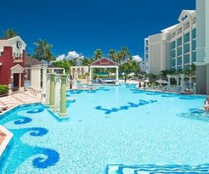 Caribbean News Roundup – Nov. 29, 2018 sandals-royal-bahamian