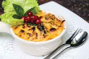 Keshi Yena aruba national dish