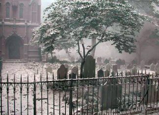 trinity-church-yard-alexander-hamilton-september-11-2001