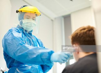 nurses-screen-for-coronavirus