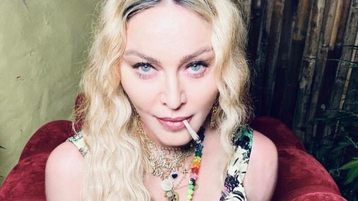 madonna-smoking-weed madonna-smoking-weed