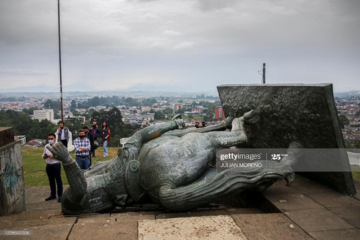 colombia-statue-toppled colombia-statue-toppled