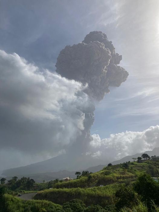 saint-vincent-volcano-erupts-2021
