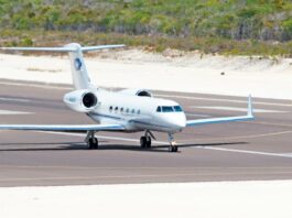 private-jet-at-the-providenciales-airport