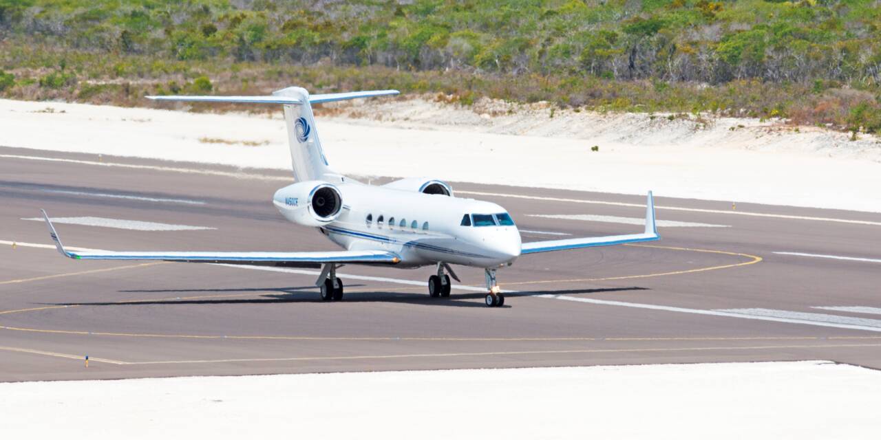 private-jet-at-the-providenciales-airport