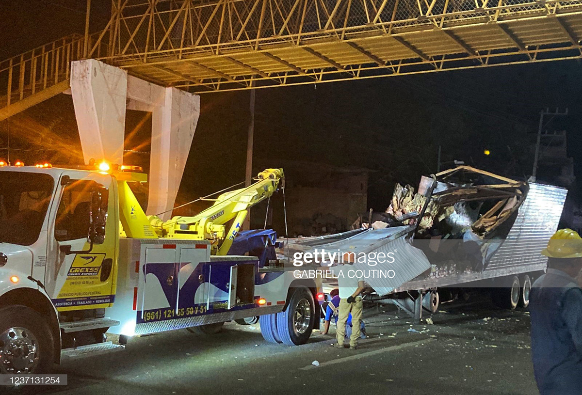 mexico-trailer-accident mexico-trailer-accident