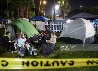 ukrainians-at-us-borderjpg