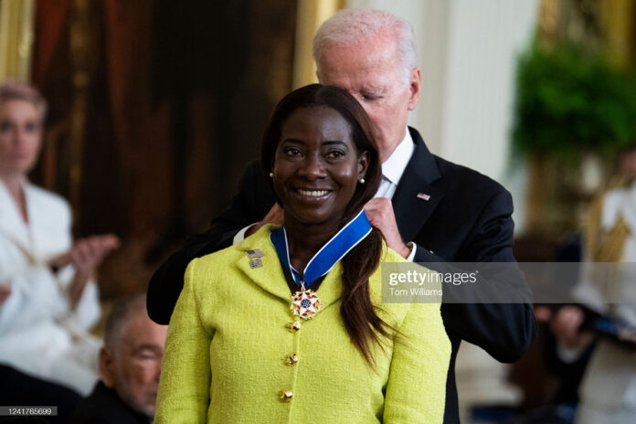 sandra-lindsay-gets-a-medal sandra-lindsay-gets-a-medal