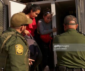 Five Immigration Headlines You May Have Missed us-migrants-nabbed