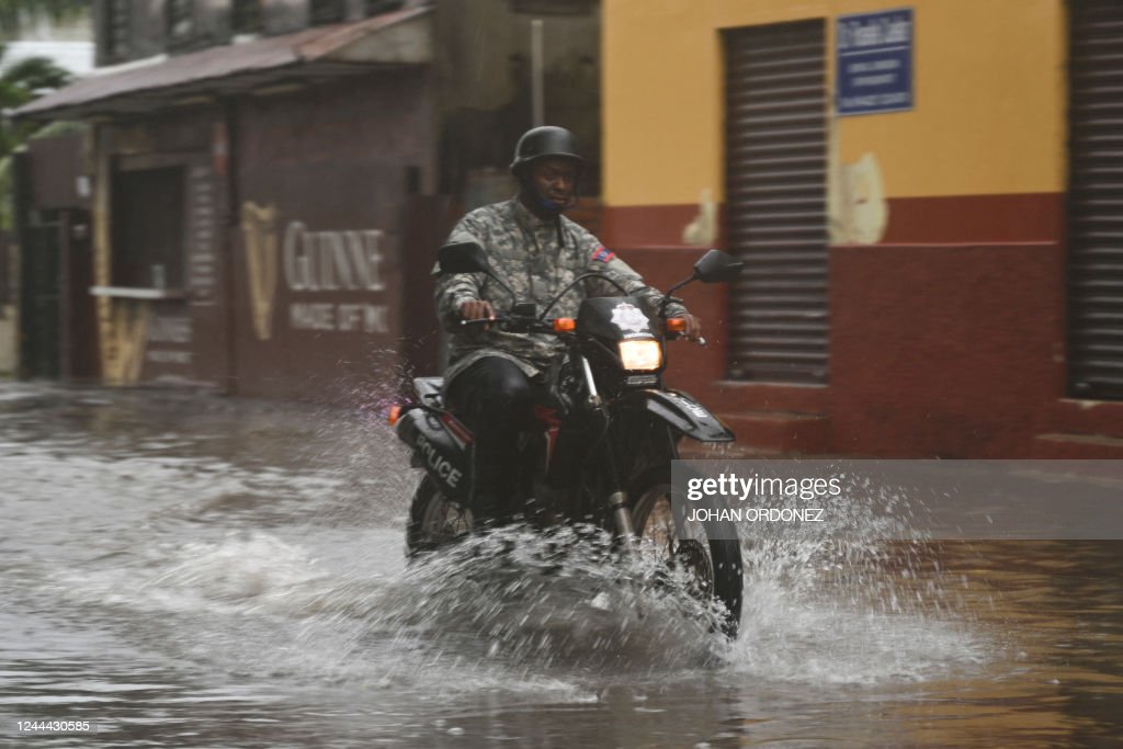 belize-flooding-ahead-of-hurricane-lisa