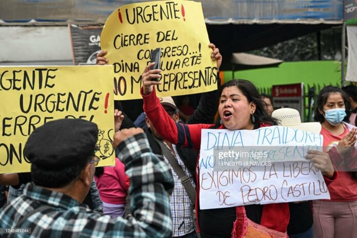 castilo-supports-peru