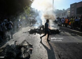 Haitian Mob Lynch Suspected Gangsters haitian-burns-gangsters
