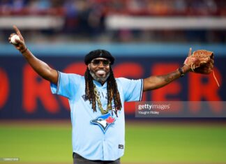 West Indies Great Chris Gayle Throws Out Opening Pitch At Toronto Blue Jays Game chris-gayle-blue-jays-pitch