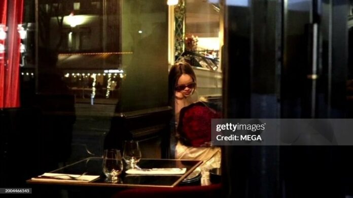 rihanna-in-paris rihanna-in-paris