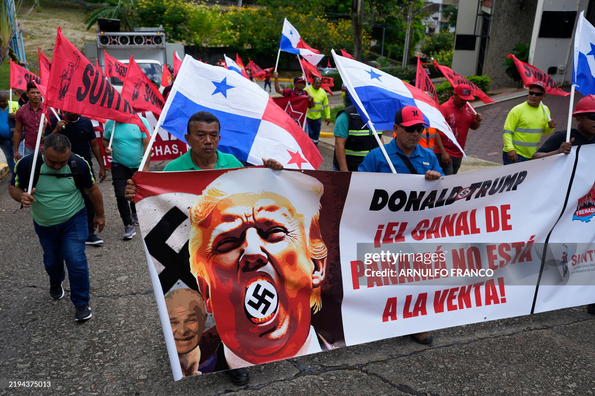 Panamanians-protest-donald-trump Panamanians-protest-donald-trump