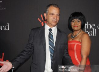 Ronald Fenty – 7 Fast Facts About His Life and Legacy rihanna-parents-ronald-fenty-monica-fenty