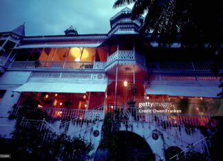 Haiti’s Historic Hotel Oloffson Burnt By Gangs the-Hotel-Olaffson-before-being-burnt