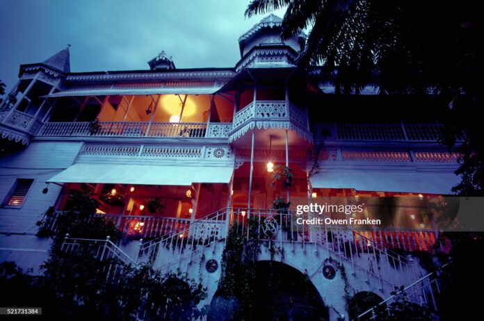 the-Hotel-Olaffson-before-being-burnt