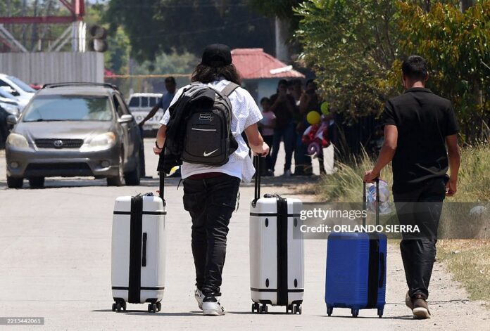 hondurans-self-deport