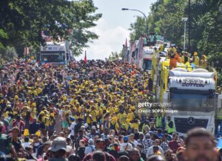 thousands-of-revellers-at-nottinghill-caribbean-carnival-2025