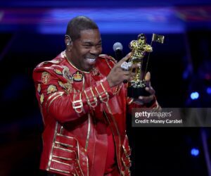 Caribbean Roots Busta Rhymes Honored With Historic Rock The Bells Visionary Award At 2025 VMAs busta-rhymes-vma-award