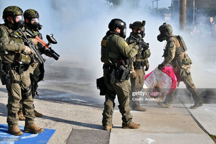 ICE-ERO-agents-being-pulled-from-fbi-et-al ICE officers clash with demonstrators in Chicago