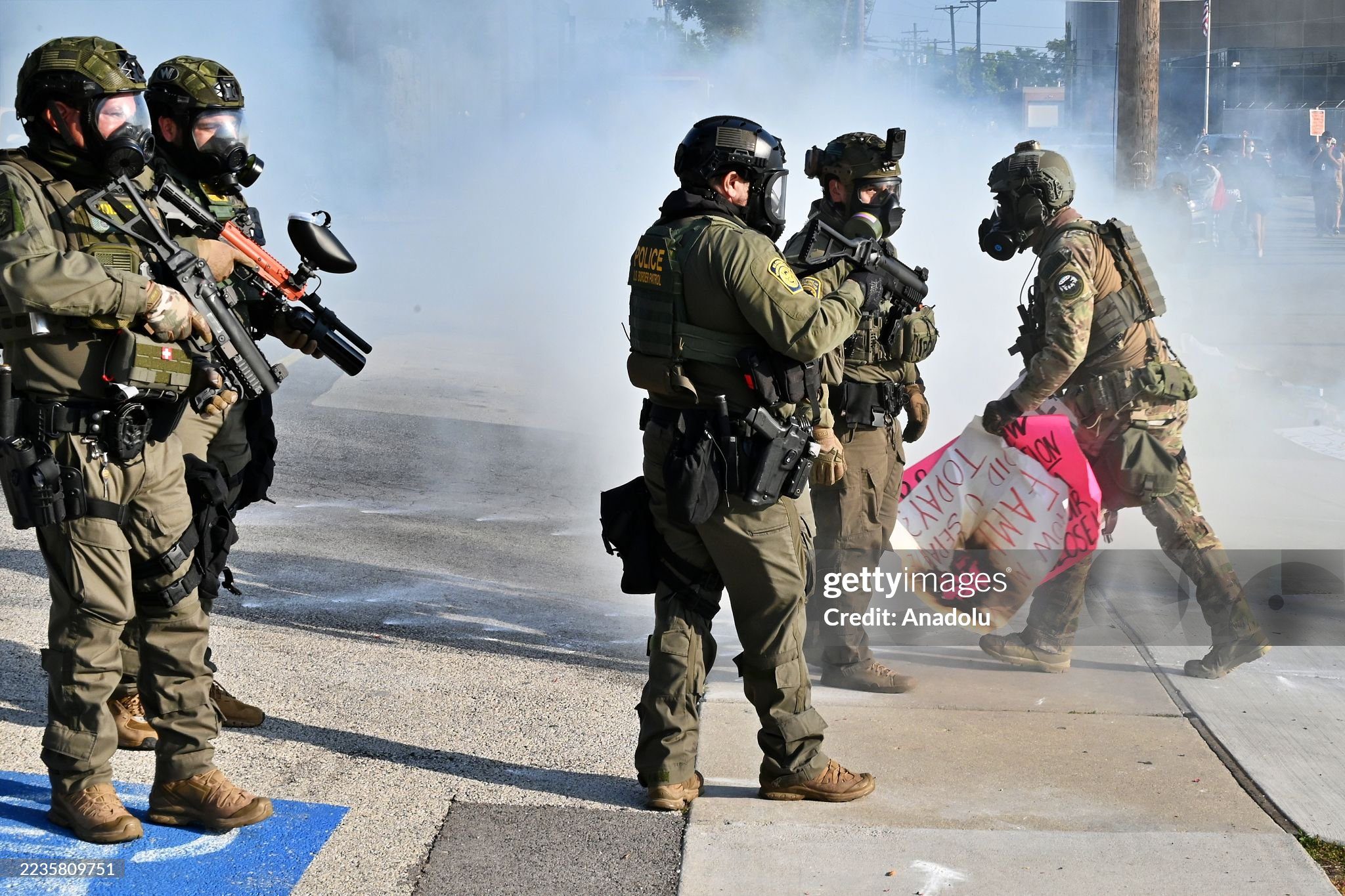 ICE-ERO-agents-being-pulled-from-fbi-et-al ICE officers clash with demonstrators in Chicago
