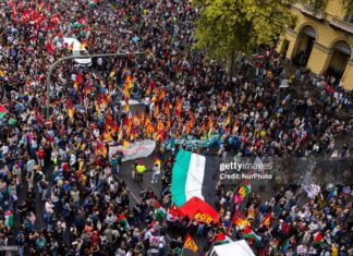 Italians protest in support of Gazans.