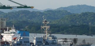 The US Navy's USS Stockdale, an Arleigh Burke-class guided-missile destroyer, docked at the Frigate Captain Noel Antonio Rodriguez Justavino Naval Base, near entrance to the Panama Canal in Panama City, Panama, on Saturday, Sept. 20, 2025. Last week, US President Donald Trump said the US military had knocked off a third drug boat from Venezuela, despite the Pentagon so far only detailing two such strikes. Photographer: Enea Lebrun/Bloomberg via Getty Images