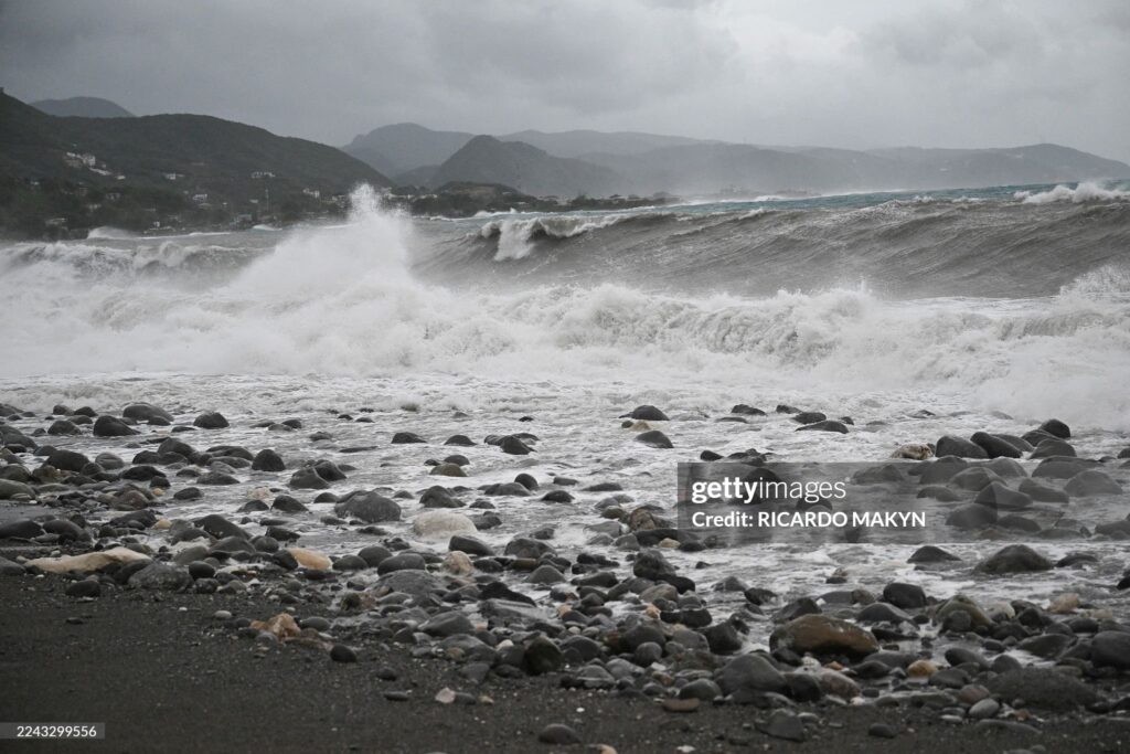 hurricane-melissa-waves-in-jamaica