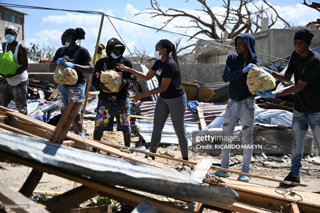 jamaicans-donate-food-supplies-in-westmoreland