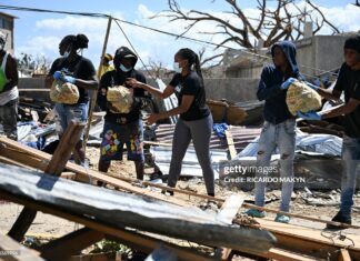 jamaicans-donate-food-supplies-in-westmoreland