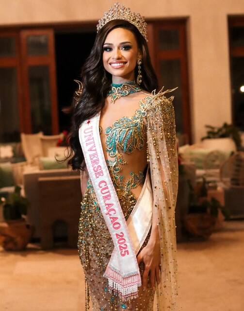 Miss Curaçao – Camille Thomas