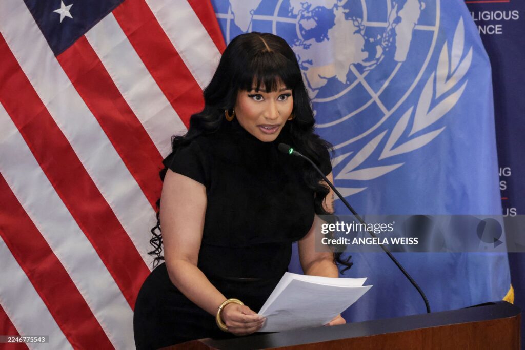 nicki-minaj-now-singing-trumps-praises