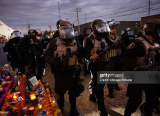 A Triple Blow To Immigrants: Harder To Work, Harder To Earn, Harder To Stay us-ice-in-chicago