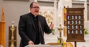 Caribbean immigrant Priest Rev. Manuel de Jesús Rodríguez named bishop of Mar-a-Lago parish, Palm Beach.