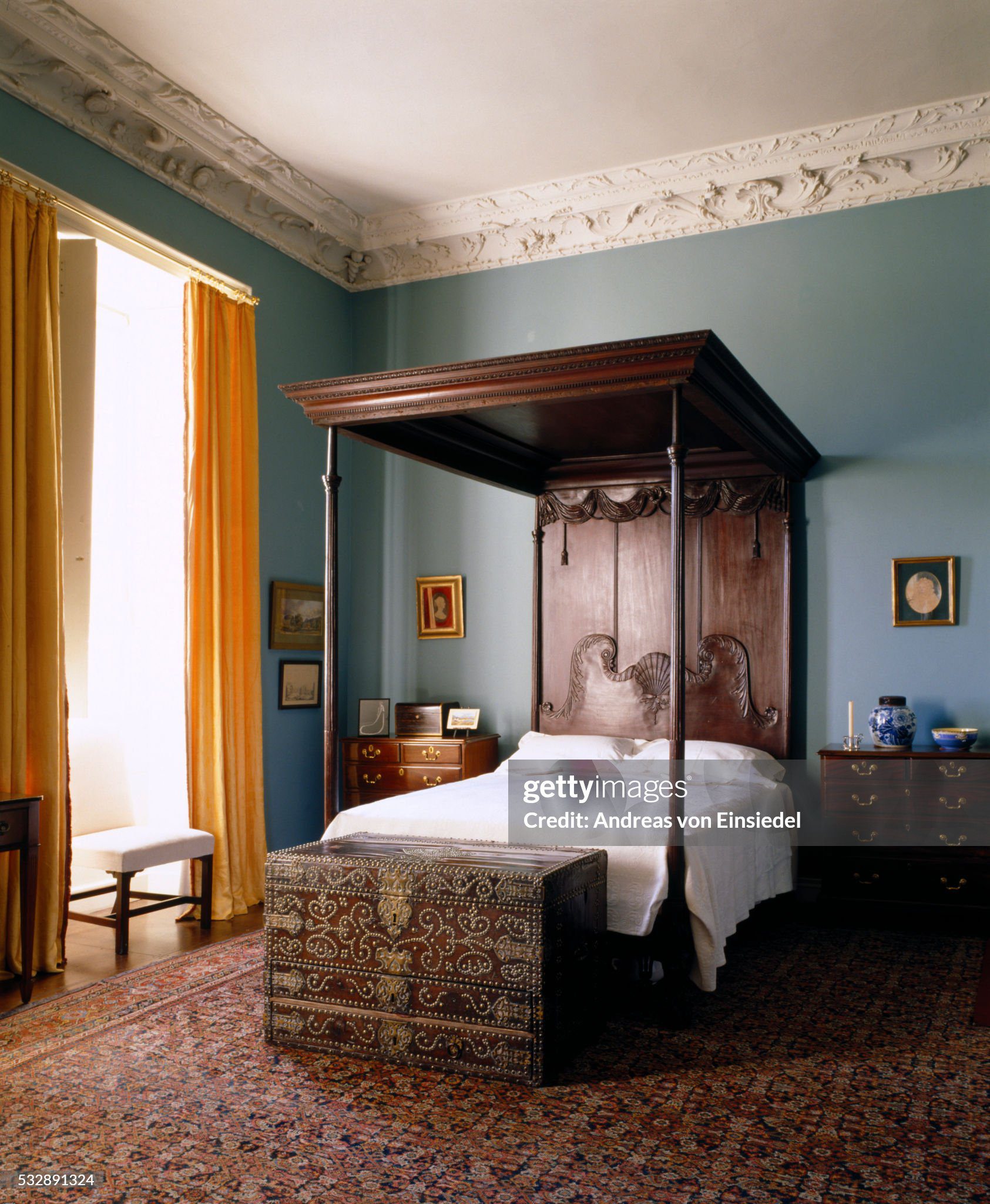 mahogany-bed-in-britain The Mahogany That Built Britain And Bankrupted the Caribbean