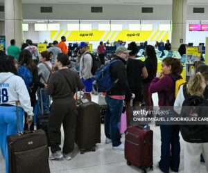 passengers-at-puerto-rico-airport-amid-cancellations-jan-3-2026