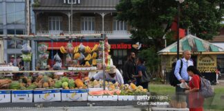 A new Inter-American Development Bank study reveals how Caribbean policy is expanding the middle class while rising costs and weak growth quietly undermine it.