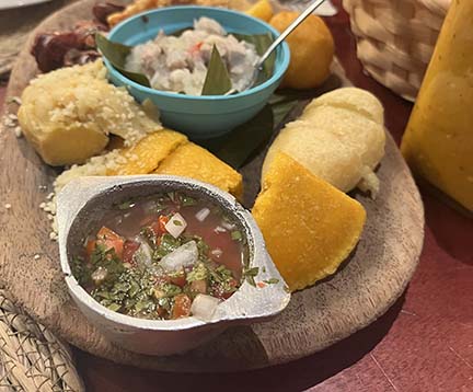 From empanadas to salsa at En La Fonda in Panama City, Panama. (NewsAmericasnow.com image)