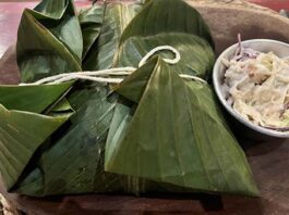 Caribbean Flavors Still Shape The Food Of Panama Dinner served in banana leaves at En La Fonda, Panama. (NewsAmericasnow.com image)