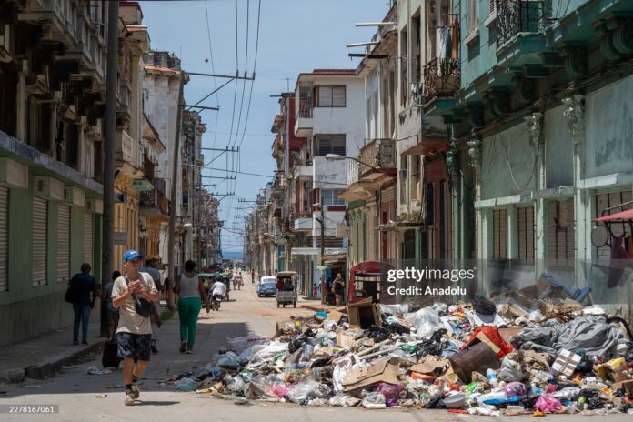 A Caribbean commentary examining the region’s difficult choice between loyalty to Cuba, concerns over Venezuela, and strategic dependence on the United States.